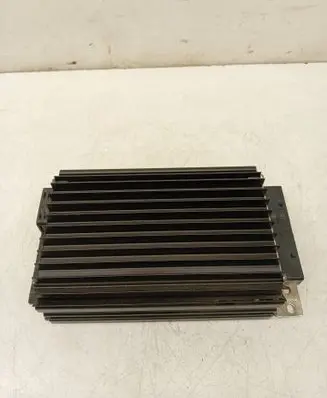 Audi A8 S8 D3 4E Sound amplifier 373009044 373010044 4F0035223A