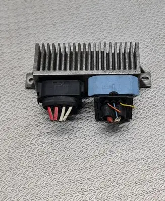 Renault Megane III Glow plug pre-heat relay 8200558438A