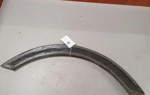 Hyundai Santa Fe Fender trim (molding) E84202B000