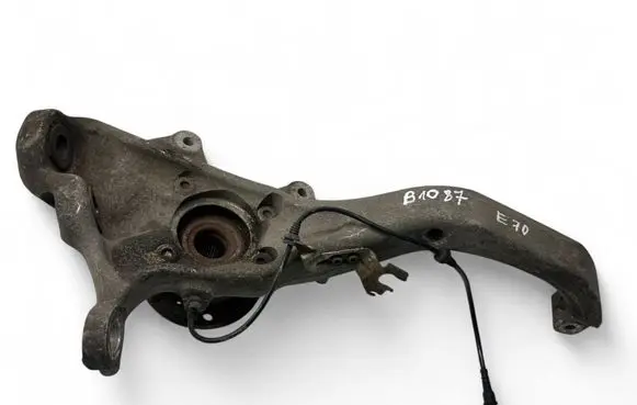 BMW X5 E70 Front wheel hub 6773783