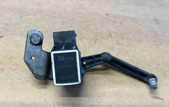 BMW 5 E60 E61 Headlight/headlamp level sensor 6778860