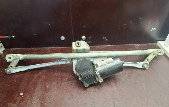 Volkswagen PASSAT B5 Front wiper linkage and motor 0390241175 0589904242 3B1955113B