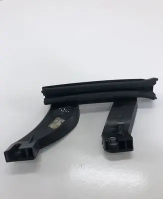 Peugeot 308 Rear door windshield rail 9802146880