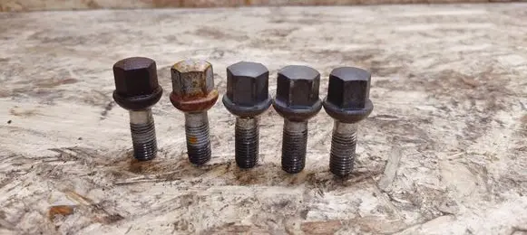 Mercedes-Benz 380 560SEC C126 Nuts/bolts 