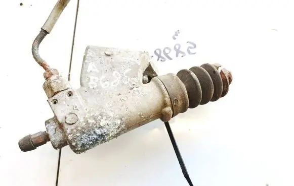 Honda FR-V Clutch master cylinder