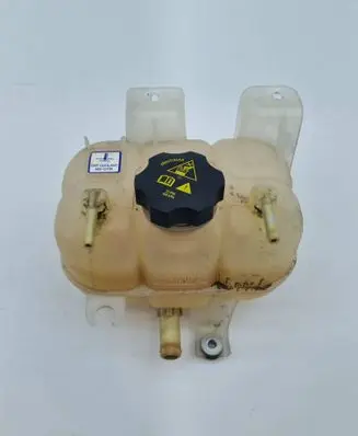 Chrysler Pacifica Coolant expansion tank/reservoir 68217323AA 62541BCAV