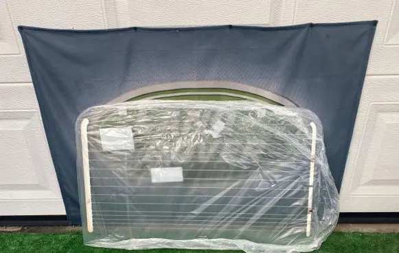 Land Rover Defender Rear side window 43R000470