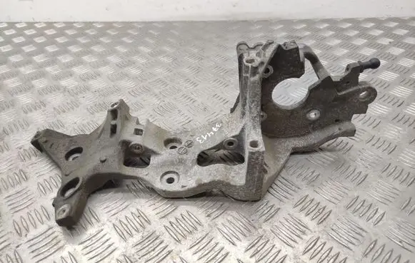 Skoda Octavia Mk3 (5E) Generator/alternator bracket 04L903143