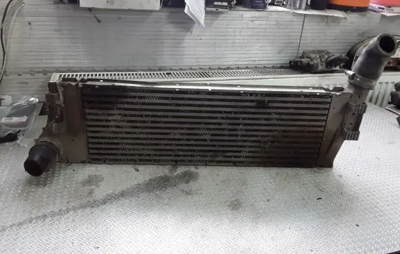 Renault Megane II Intercooler radiator 8200115540C
