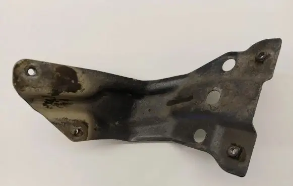 Volkswagen Eos Fender mounting bracket 1Q0821135