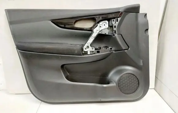 Nissan Qashqai Front door card panel trim