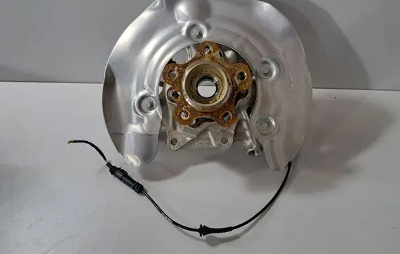 Rear wheel hub