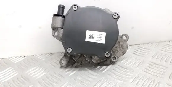 Audi A1 Vacuum pump 03L100J