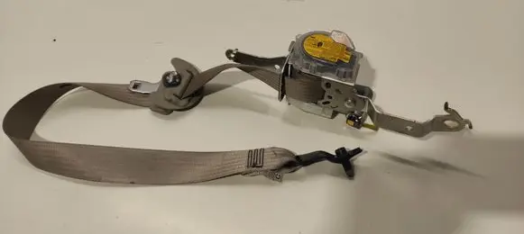 Subaru Legacy Front seatbelt X8102125 049098
