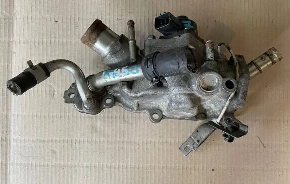 Nissan Qashqai+2 Thermostat housing MR20