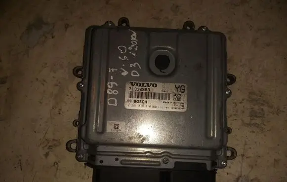 Volvo V60 Engine control unit/module 31336983
