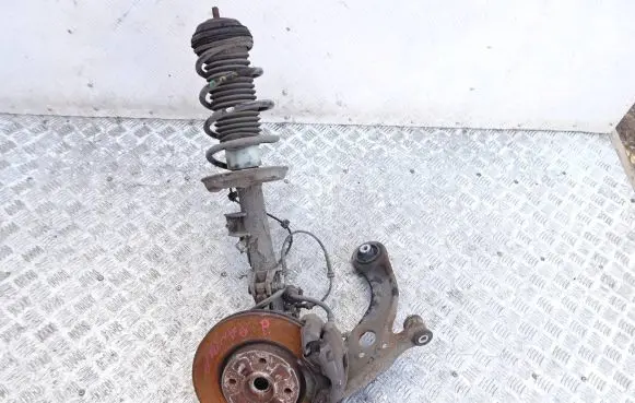 Fiat Panda III Front wheel hub spindle knuckle