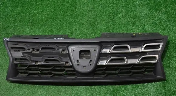 Dacia Duster Front grill M02403 623100838R