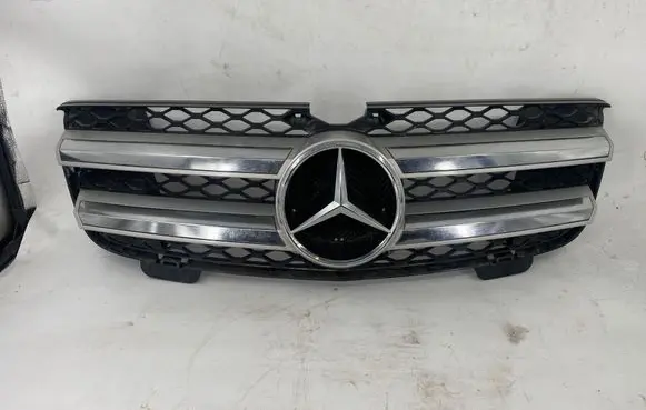 Mercedes-Benz GL X164 Front bumper upper radiator grill A1648880223 A1648800185