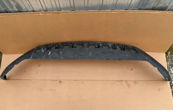 Volvo XC40 Front bumper lip 32136097