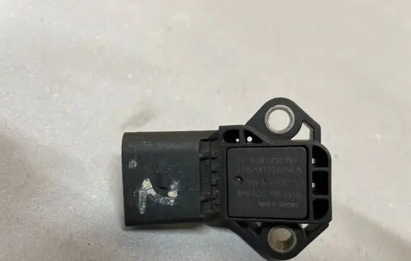 Volkswagen PASSAT B8 Air pressure sensor 03G906051D