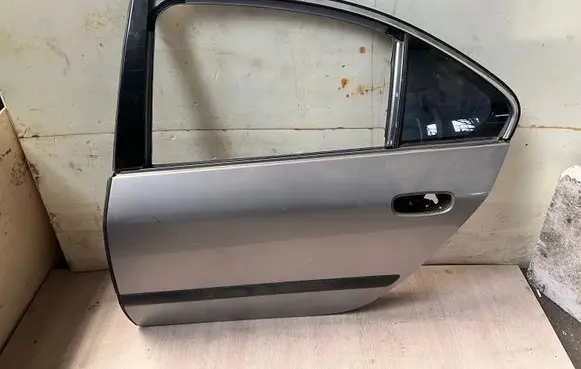 Peugeot 607 Rear door