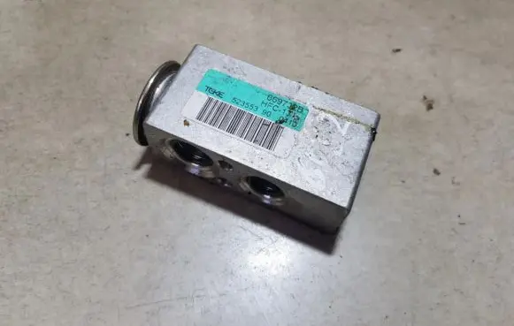 Renault Clio III Air conditioning (A/C) expansion valve 523553 669732b
