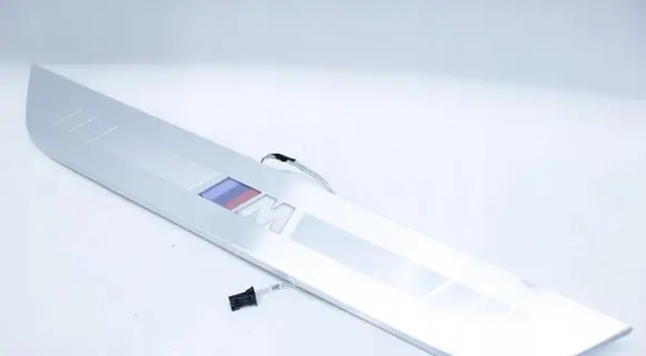 Front sill (body part)