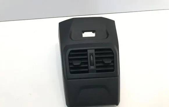 BMW 1 F40 Rear air vent grill 6823440 6828272