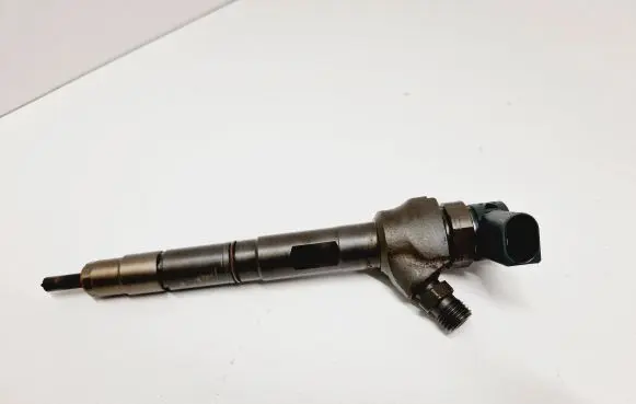 Skoda Octavia Mk3 (5E) Fuel injector 04L130277