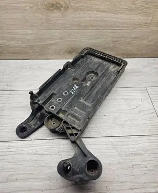 Volkswagen Golf VII Battery tray 5Q0915321G 5Q0915331H