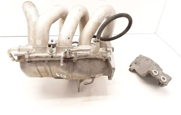 Nissan Almera Tino Intake manifold 