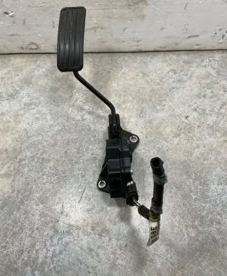 Subaru Legacy Accelerator throttle pedal 36010AG110 1988007090 06K30A00220