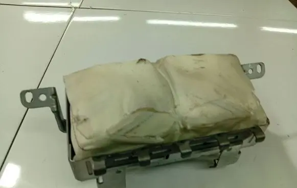 Toyota Corolla Verso AR10 Passenger airbag 