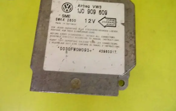 Volkswagen Golf IV Airbag control unit/module 1J0909609
