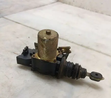 Mitsubishi Pajero Central locking motor 5045837 0219811A