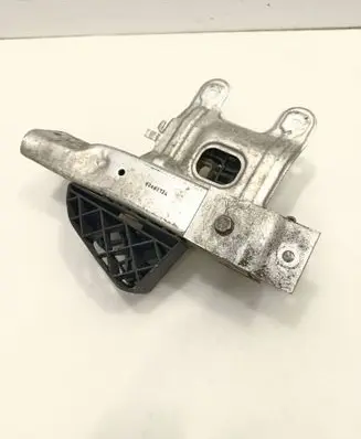 Radiator support slam panel bracket