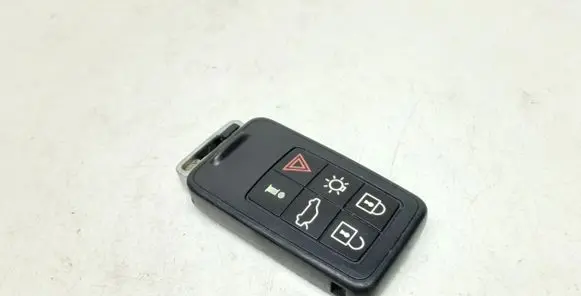 Volvo S60 Ignition key/card 8676875