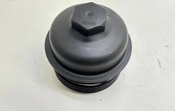 Opel Vivaro Oil filter cover 8558694