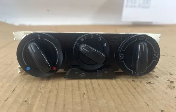 Audi A1 Climate control unit 8X0820045 901514650000 W5220001