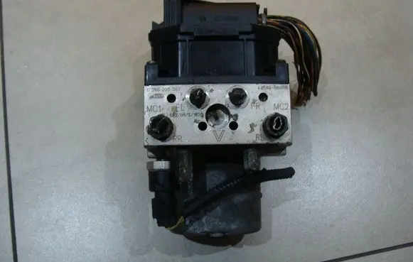Toyota Avensis T250 ABS Pump 4454005050