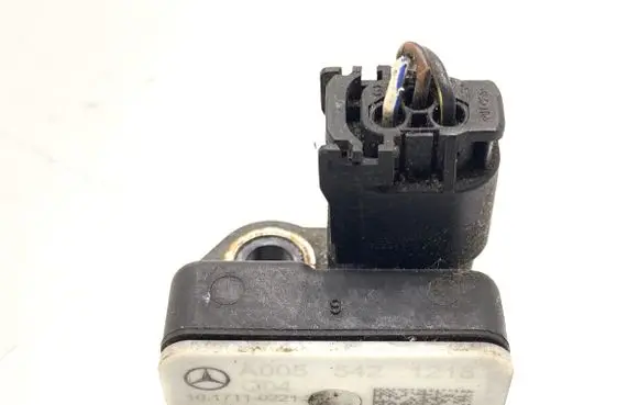 Mercedes-Benz CLS C218 X218 Airbag deployment crash/impact sensor A0055421218