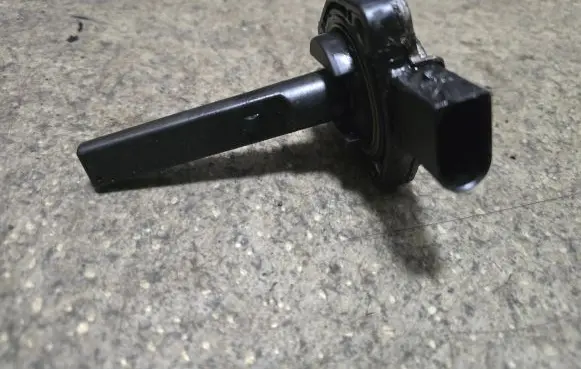 BMW 5 E39 Oil level sensor 7508003