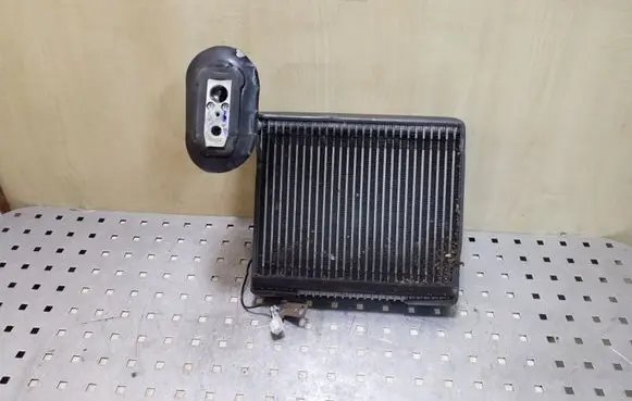 Nissan Qashqai+2 A/C cooling radiator (condenser)