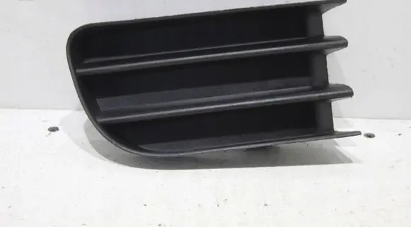 Renault Megane II Front bumper lower grill 8200115120