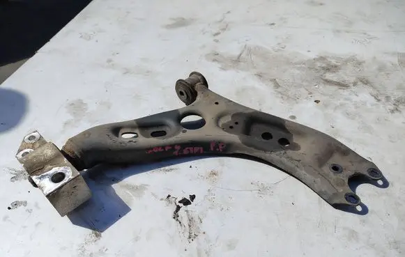 Volkswagen Golf VI Front lower control arm/wishbone 