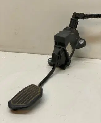 Toyota RAV 4 (XA40) Accelerator throttle pedal 781100W050 14905164846