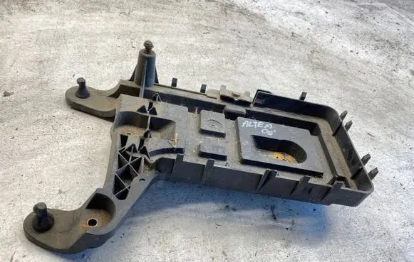 Seat Altea Battery tray 1k0915333c