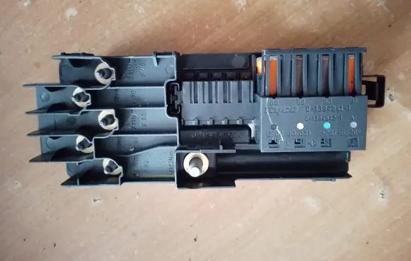 Mercedes-Benz ML W164 Fuse module A1645450201