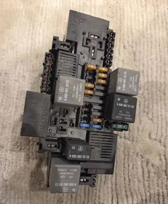 Mercedes-Benz S W222 Fuse module A2229063202 170321809 50W211F04
